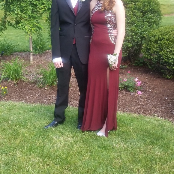 Maroon Prom Dress - Picture 4 of 5